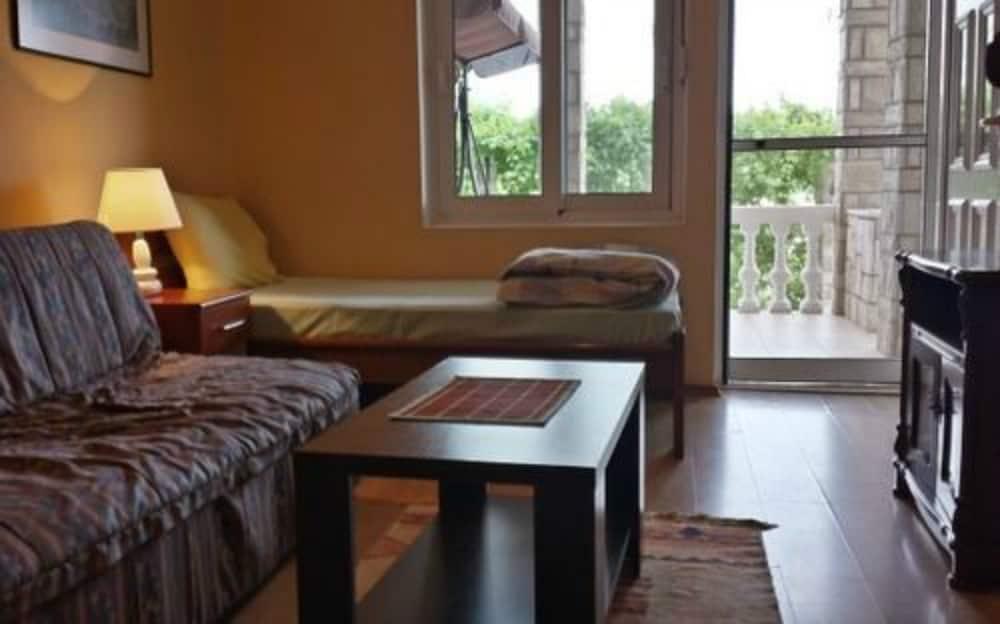 Castellamare Residence Petrovac Luaran gambar