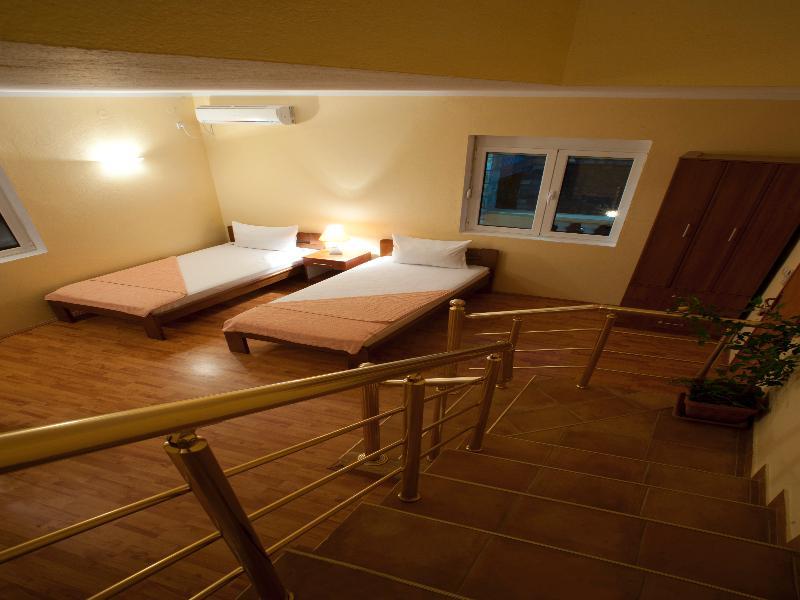 Castellamare Residence Petrovac Luaran gambar