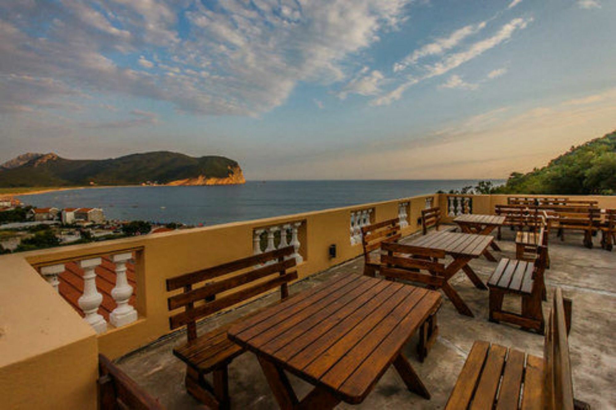 Castellamare Residence Petrovac Luaran gambar